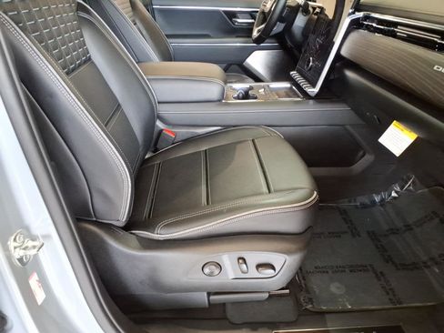 Used 2025 GMC Sierra EV Denali AWD/4WD image 8