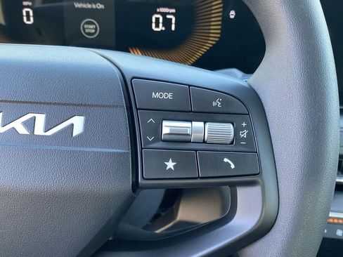 New 2026 Kia K4 LXS FWD image 34