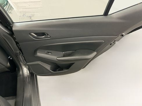 Used 2025 Nissan Altima 2.5 SV FWD image 30