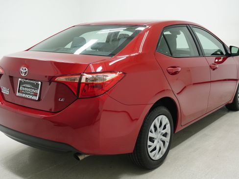 Used 2017 Toyota Corolla LE FWD image 4