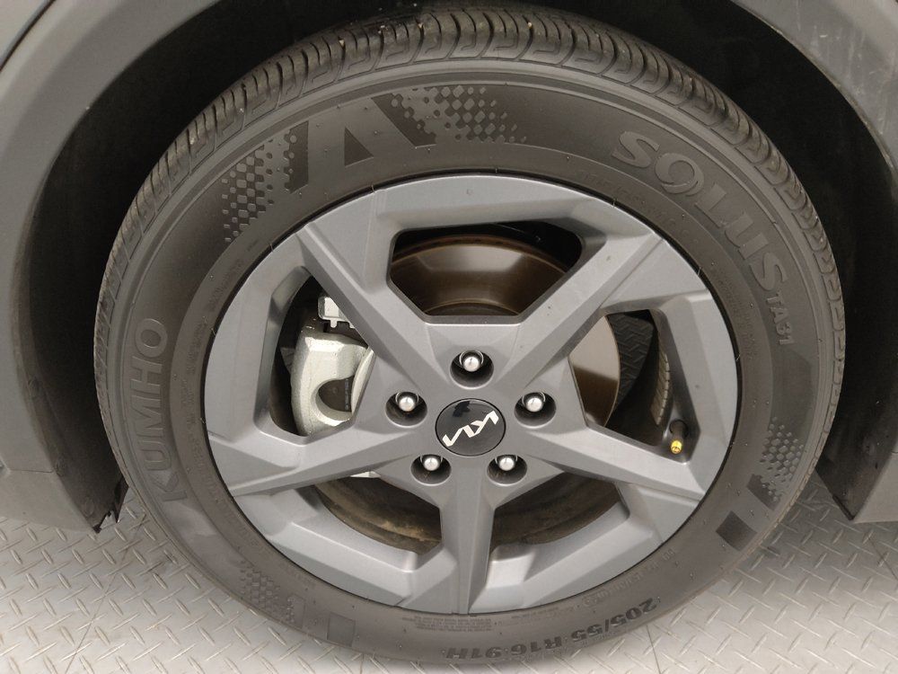 Used 2025 Kia K4 FWD image 31