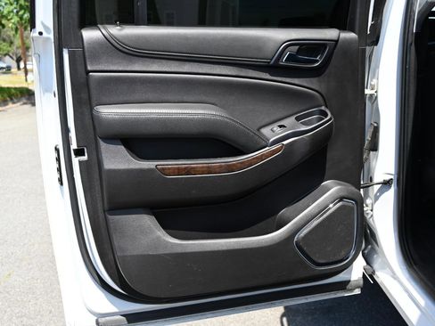 Used 2019 Chevrolet Suburban LT AWD/4WD image 39
