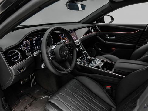 Used 2022 Bentley Flying Spur V8 AWD/4WD image 2