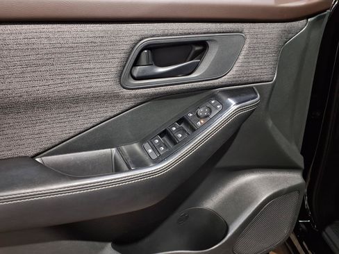 Used 2021 Nissan Rogue S AWD/4WD image 16