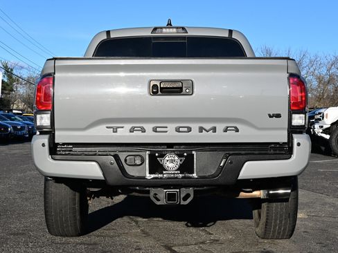Used 2021 Toyota Tacoma TRD Sport w/ Technology Package image 8