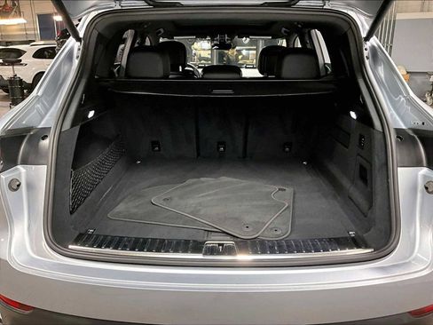 Used 2023 Porsche Cayenne image 40