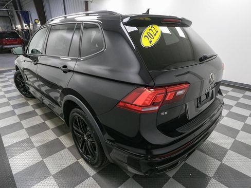 Certified 2022 Volkswagen Tiguan SE R-Line image 12
