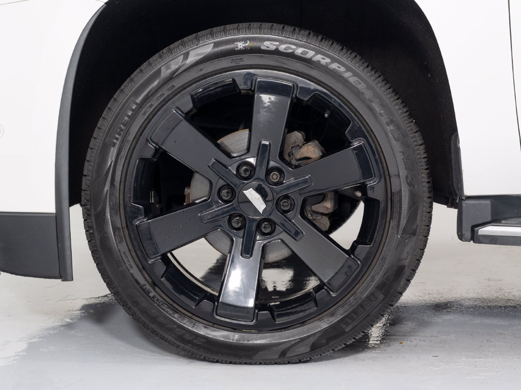 Used 2019 Cadillac Escalade Luxury AWD/4WD image 9