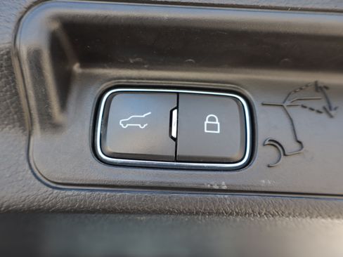 Used 2024 Ford Explorer XLT w/ Equipment Group 202A AWD/4WD image 26