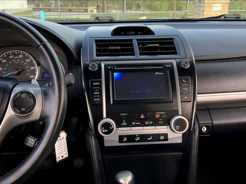 Used 2013 Toyota Camry SE image 7