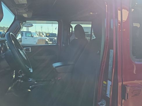 Used 2022 Jeep Wrangler Unlimited Sport image 8