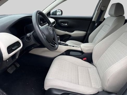 Used 2023 Honda HR-V LX image 5