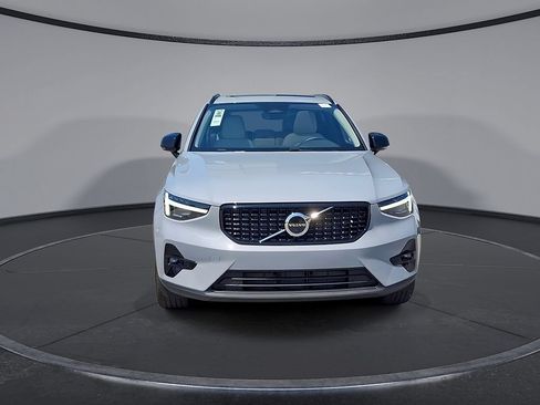 New 2026 Volvo XC40 B5 Plus w/ Protection Package Premier AWD/4WD image 4