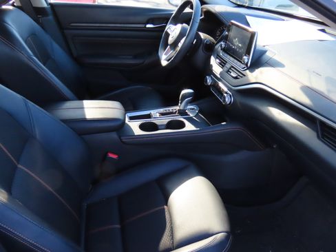 Used 2020 Nissan Altima 2.0 SR image 11