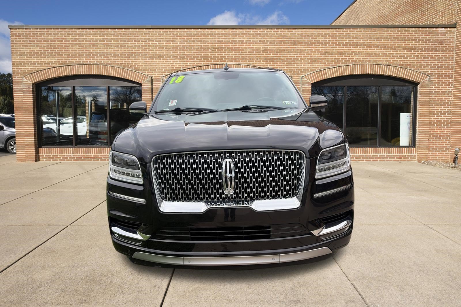 Used 2018 Lincoln Navigator Select AWD/4WD image 9