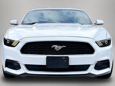 Used 2016 Ford Mustang Coupe image 3