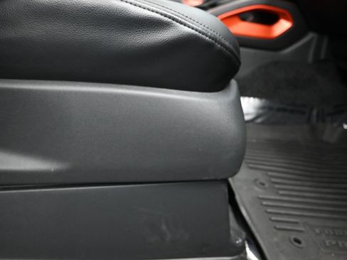 Used 2024 Nissan Frontier PRO-4X w/ Pro Convenience Package image 12