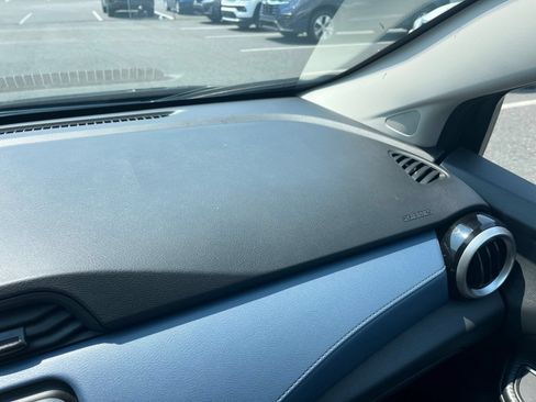 Used 2025 Nissan Versa SV FWD image 29