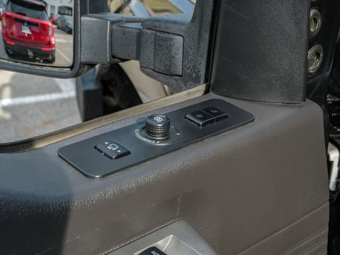 Used 2015 Ford F250 Lariat w/ Lariat Ultimate Package AWD/4WD image 49