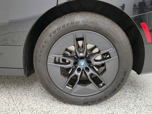 Used 2023 BMW iX xDrive50 AWD/4WD image 8