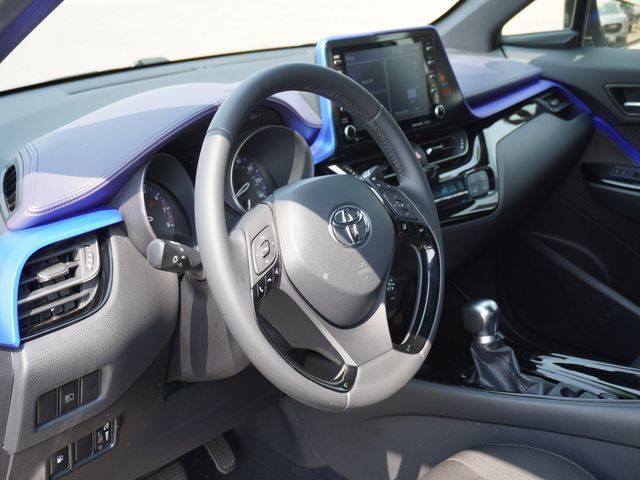Used 2020 Toyota C-HR XLE FWD image 18