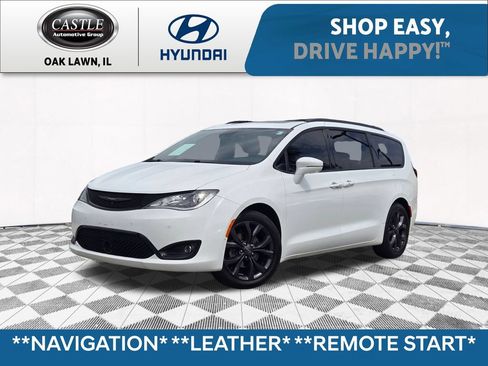 Used 2019 Chrysler Pacifica Limited w/ Advanced Safetytec Group FWD image 1