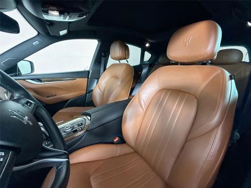 Used 2022 Maserati Levante GT image 15