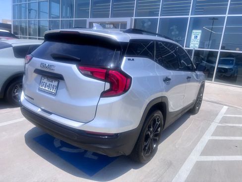 Used 2021 GMC Terrain SLE w/ Elevation Edition FWD image 3