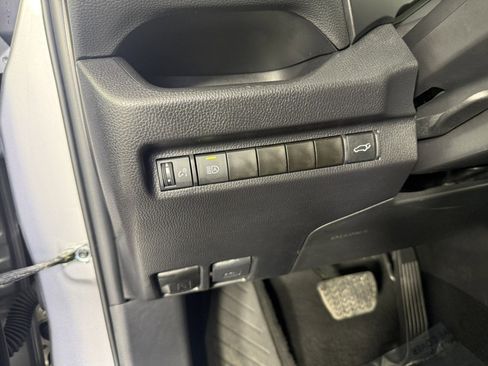 Used 2025 Toyota RAV4 XLE w/ Convenience Package image 22