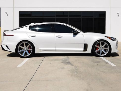 Used 2022 Kia Stinger GT2 w/ Red Interior Color Package image 11