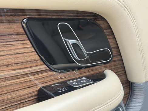 Used 2018 Land Rover Range Rover Long Wheelbase Supercharged image 17