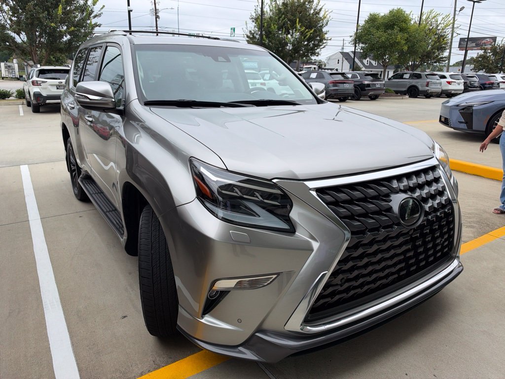 Used 2023 Lexus GX 460 Luxury w/ Sport Design Package AWD/4WD image 2