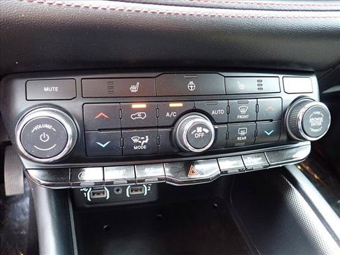 Used 2023 Dodge Durango GT AWD/4WD image 18