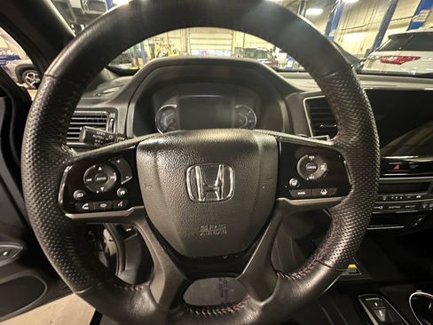 Used 2025 Honda Passport Black Edition image 16