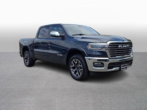 Used 2026 RAM 1500 Laramie AWD/4WD image 3
