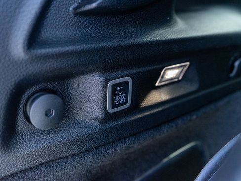 Used 2023 Jeep Grand Cherokee L Overland image 10