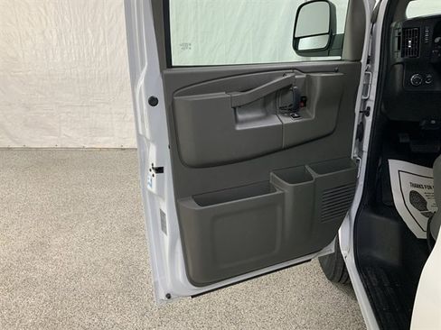 Used 2024 Chevrolet Express 3500 LT w/ LT Preferred Equipment Group image 14