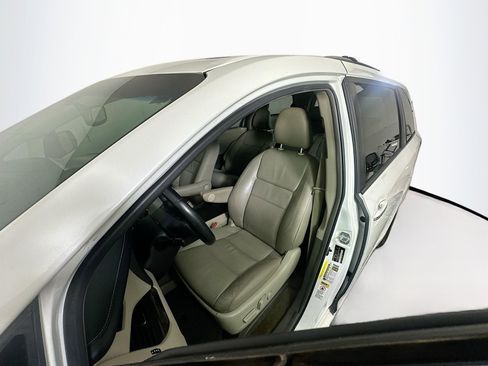 Used 2017 Toyota Sienna XLE image 12