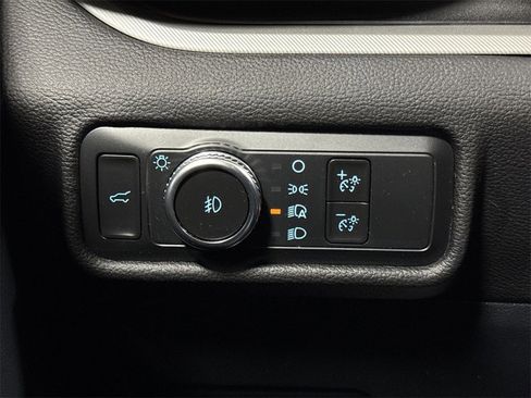 Used 2022 Ford Explorer XLT w/ Equipment Group 202A image 19