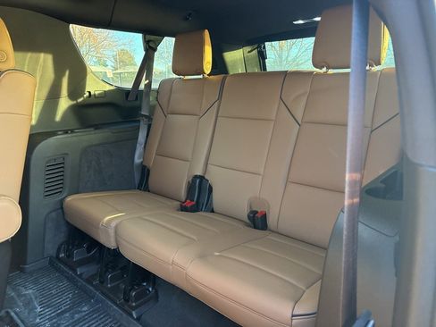 Certified 2025 Cadillac Escalade ESV Premium Luxury image 15