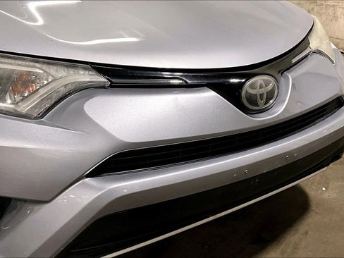 Used 2018 Toyota RAV4 XLE image 28