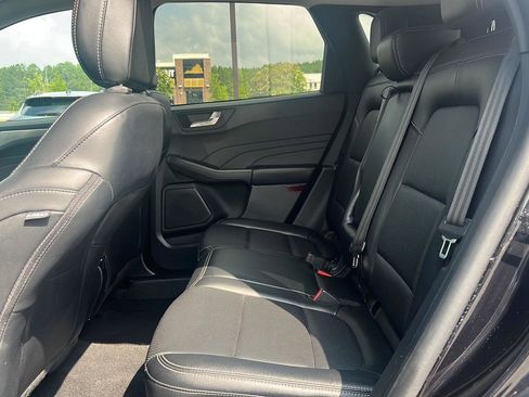 Used 2022 Ford Escape Titanium image 32