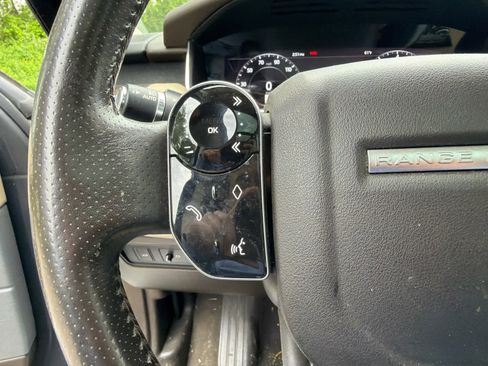 Used 2018 Land Rover Range Rover Sport HSE AWD/4WD image 12