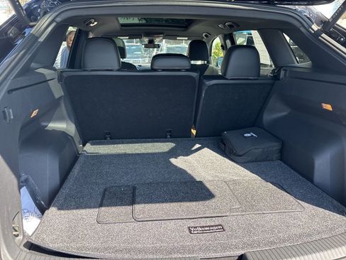 Used 2023 Volkswagen Atlas Cross Sport SEL image 9