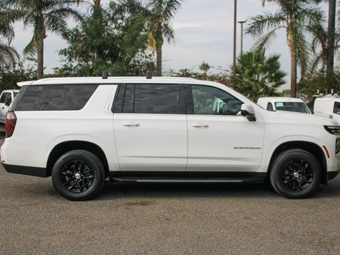 Used 2025 Chevrolet Suburban LS image 11