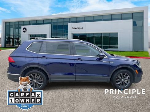 Certified 2023 Volkswagen Tiguan SE w/ Panoramic Sunroof Package FWD image 5