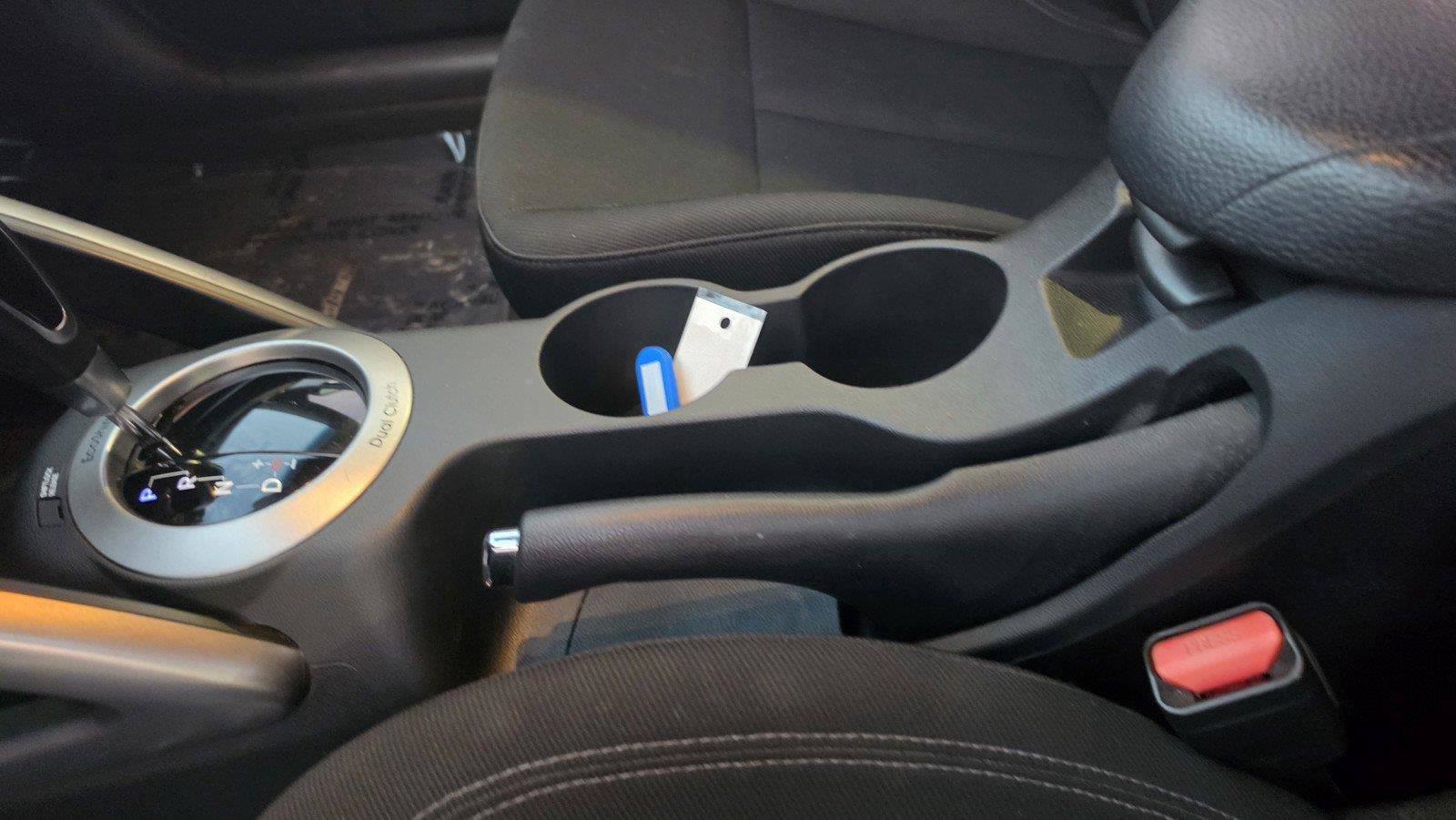 Used 2017 Hyundai Veloster Value Edition FWD image 21