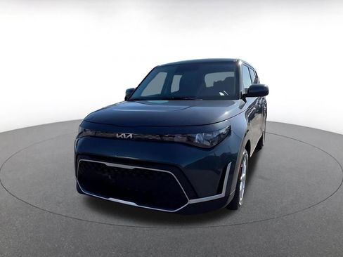 Used 2025 Kia Soul LX w/ LX Technology Package FWD image 7