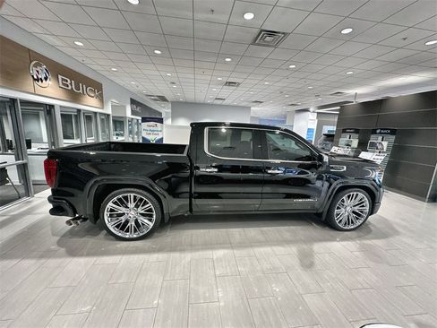 New 2026 GMC Sierra 1500 SLT image 10