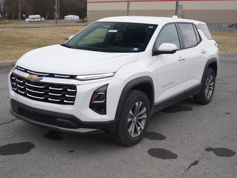 New 2025 Chevrolet Equinox LT w/ Safety and Technology Package image 8